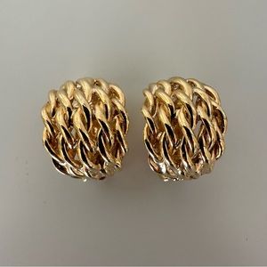 Vintage Basketweave Woven Hoop Clip on Earring in Gold Tone Metal